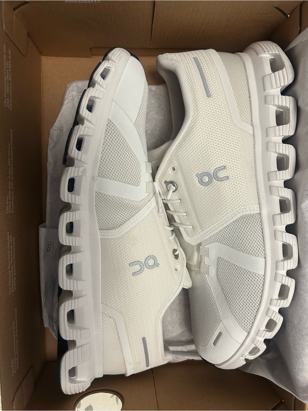 On Cloud 6 Wide Sneakers